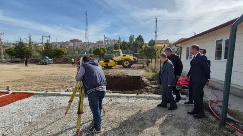 Elmadağ Stadyumu'ndaki tadilat çalışmaları yerinde incelendi