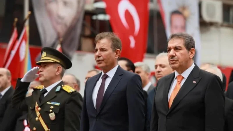 Esenler'de 29 Ekim Cumhuriyet Bayramı Çelenk Sunma Töreni Düzenlendi