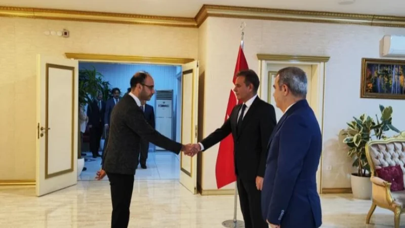 Esenler'de 29 Ekim Cumhuriyet Bayramı Tebrikat Töreni Gerçekleştirildi