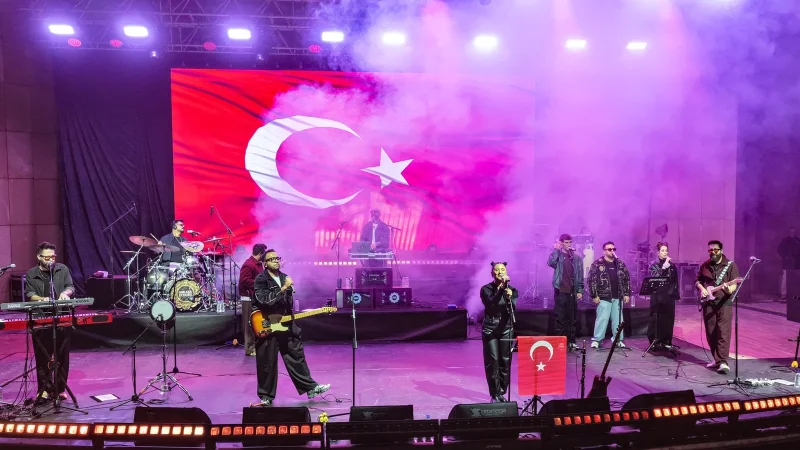 Etimesgut'ta Cumhuriyet Coşkusu Ankara Echoes Konseriyle Meydanlara Taştı