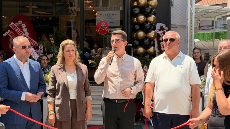 Ezine'de Yeni Bir İşletme: Adatepeli Restaurant-Catering Törenle Açıldı