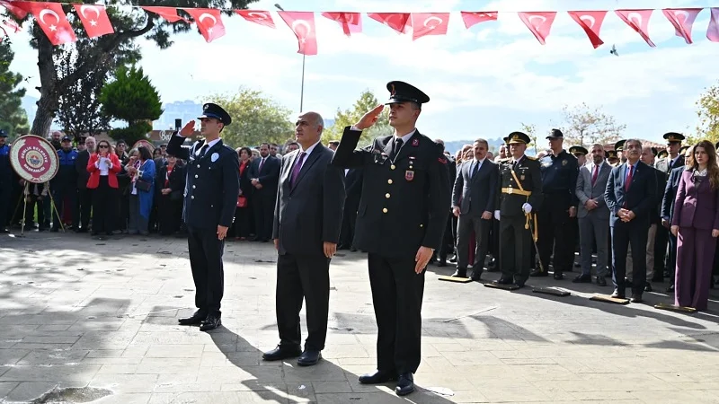 Gemlik'te Cumhuriyet'in 103. Yılı Coşkuyla Kutlandı