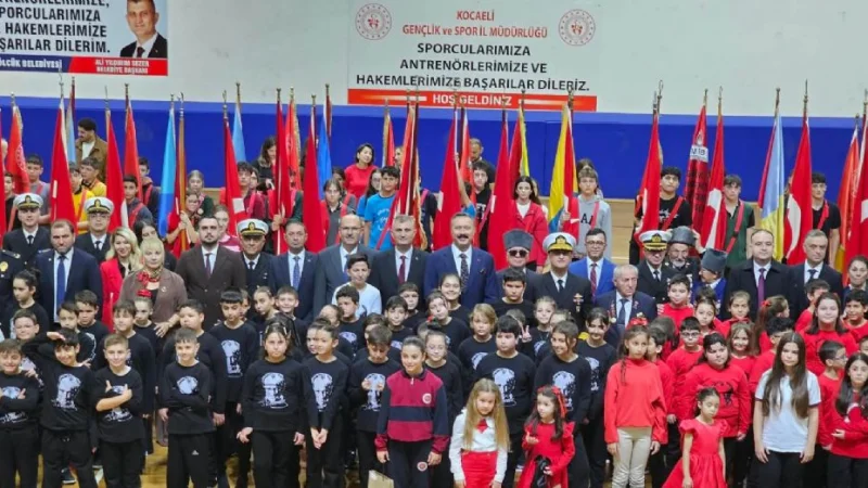 Gölcük'te 29 Ekim Cumhuriyet Bayramı Coşkuyla Kutlandı