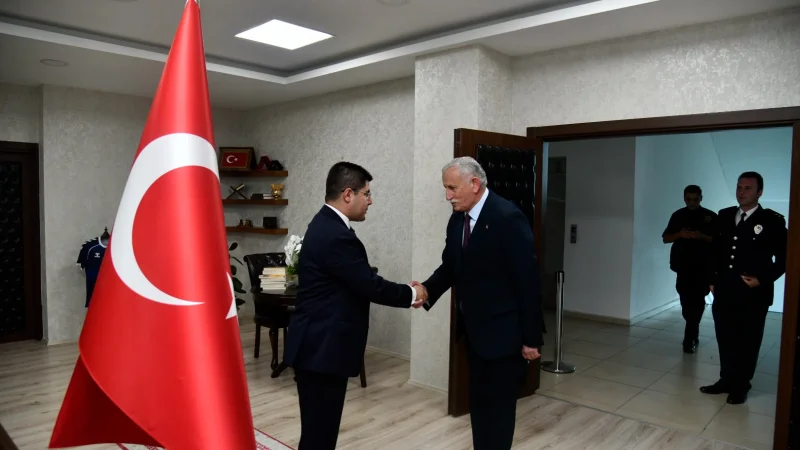 Gülyalı'da 29 Ekim Cumhuriyet Bayramı Tebrikleri Kabul Edildi
