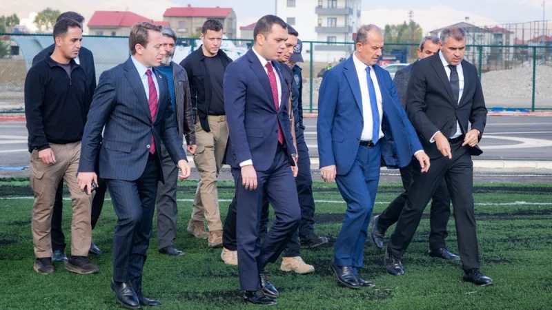 Hakkari Valisi İbrahim Taşyapan Yüksekova Şehir Stadyumu İnşaatını İnceledi