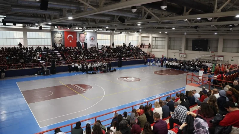 Kağıthane'de Cumhuriyet Bayramı Coşkusu: Fener Alayı ve Konserlerle Kutlandı