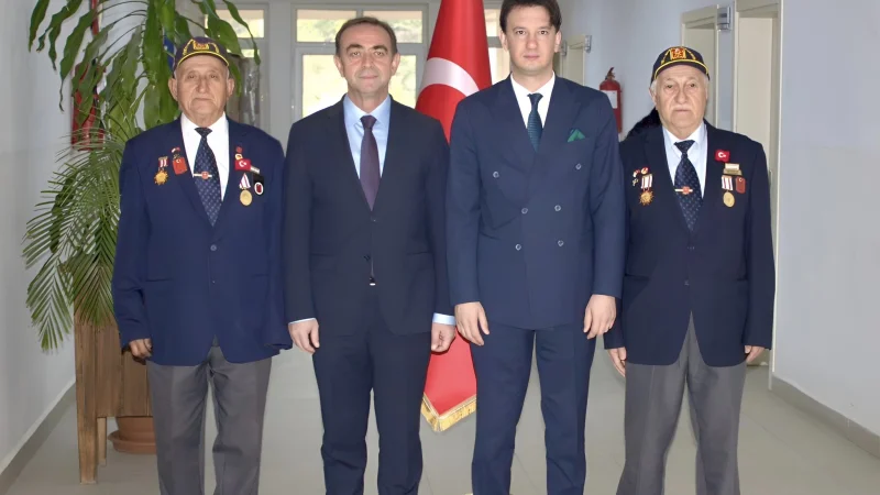 Keles'te 29 Ekim Cumhuriyet Bayramı Dolayısıyla Tebrikat Töreni Düzenlendi