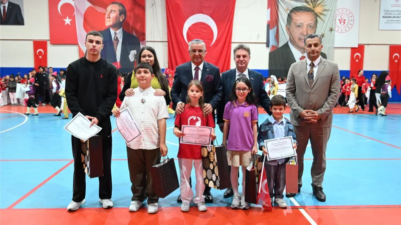 Kemer'de Cumhuriyet Bayramı Coşkuyla Kutlandı