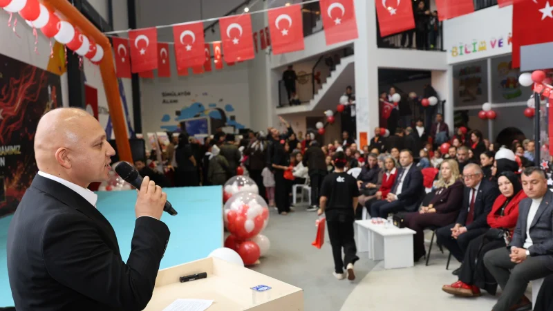 Kırıkkale'de Cumhuriyet Coşkusu Bilim Merkezi'nde Kutlandı
