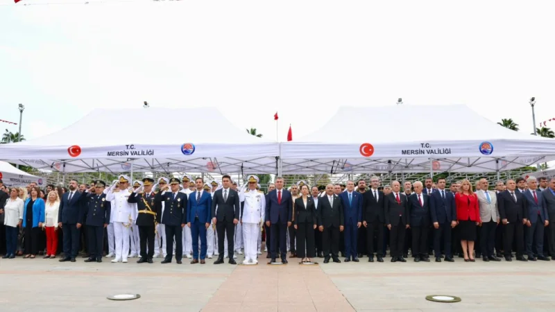 Mersin'de Cumhuriyet Bayramı Coşkusu: 103. Yıl Dönümü Törenlerle Kutlandı