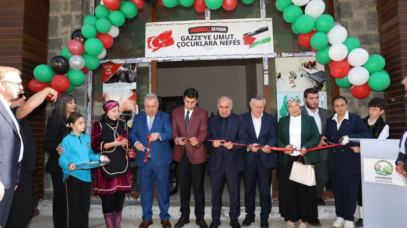 Rize'nin Hemşin İlçesinde Gazze Yararına Dayanışma Kermesi ve Kan Bağışı Düzenlendi