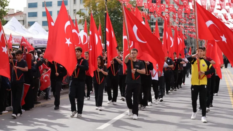 Sivas'ta 29 Ekim Cumhuriyet Bayramı Coşkusu: 103. Yıl Törenlerle Kutlandı
