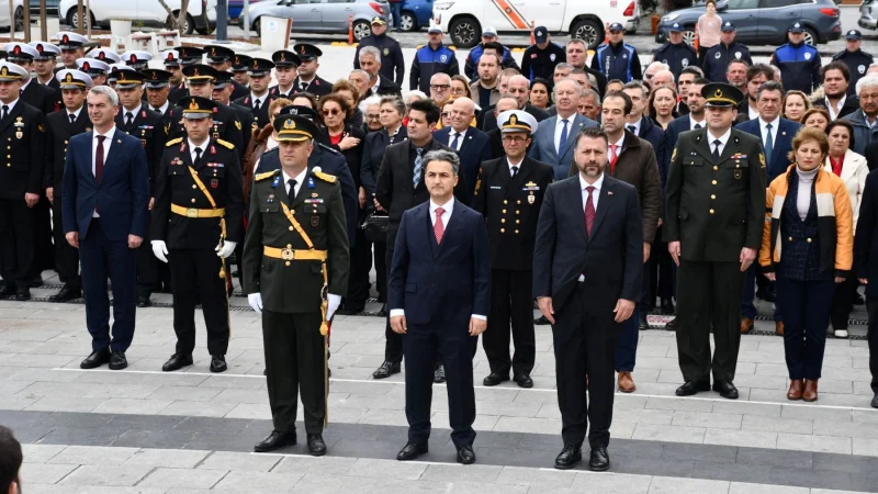 Tekirdağ'ın Şarköy İlçesinde 29 Ekim Cumhuriyet Bayramı Çelenk Sunma Töreni Gerçekleştirildi