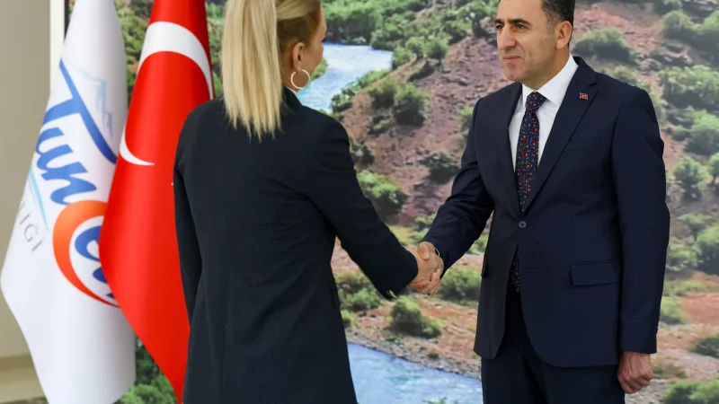 Tunceli'de Cumhuriyet Bayramı Tebrikat Töreni Düzenlendi
