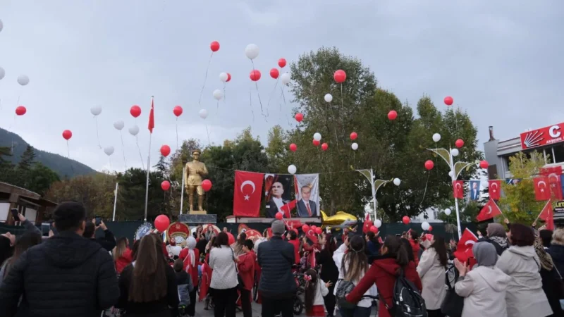 Akşehir’de 29 Ekim Cumhuriyet Bayramı Coşkulu Etkinliklerle Kutlandı