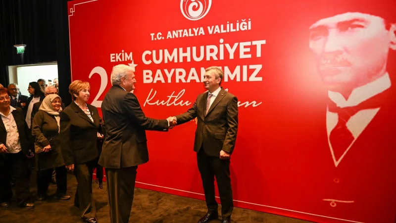 Antalya'da Cumhuriyet Bayramı Resepsiyonu: 'Daha İleriye Gidebiliriz'