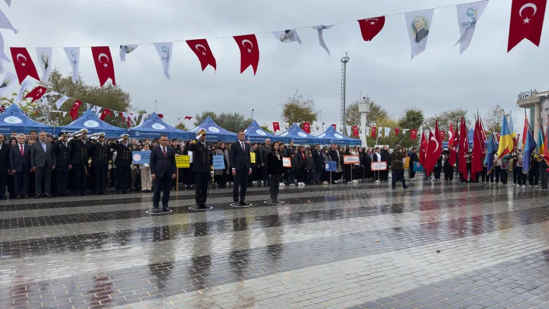 Beykoz'da 29 Ekim Cumhuriyet Bayramı Kutlamaları Çelenk Sunma Töreniyle Başladı