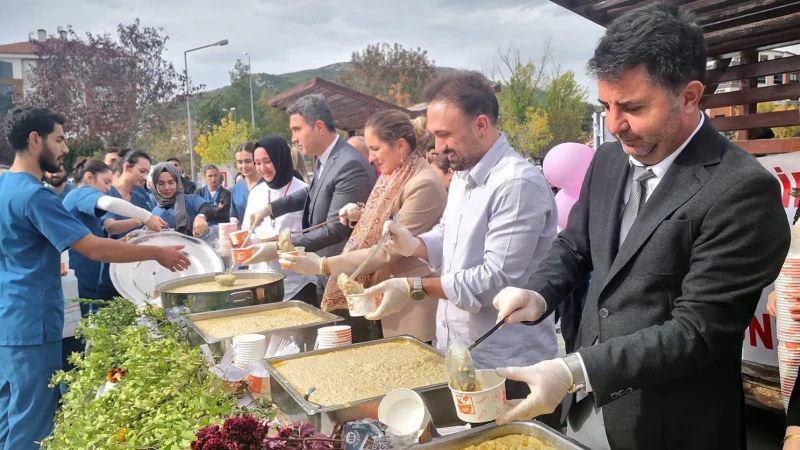 Bucak'ta Hasta Hakları Günü Dolayısıyla Program Düzenlendi