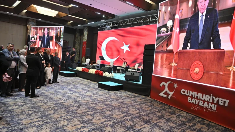 Diyarbakır'da 29 Ekim Cumhuriyet Bayramı Resepsiyonu Düzenlendi