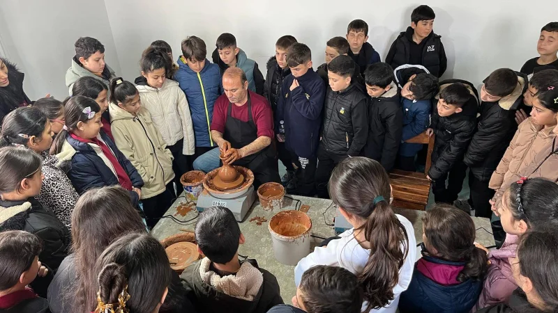 Emirdağ'da Öğrenciler Çömlek Atölyesini Ziyaret Etti