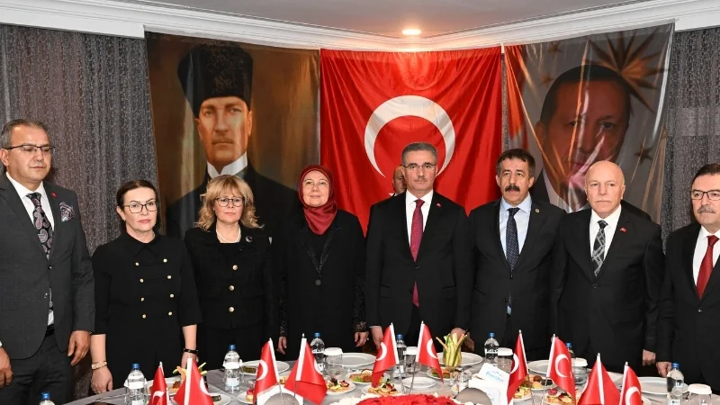 Erzurum'da 29 Ekim Cumhuriyet Bayramı Kabul Töreni Düzenlendi
