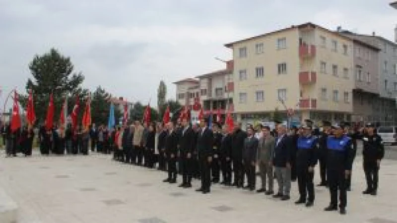 Kars'ın Selim İlçesinde 29 Ekim Cumhuriyet Bayramı Çelenk Töreni Düzenlendi