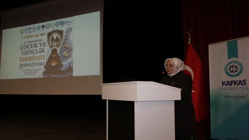Kars'ta 13. Uluslararası Çocuk ve Gençlik Edebiyatı Sempozyumu Düzenlendi