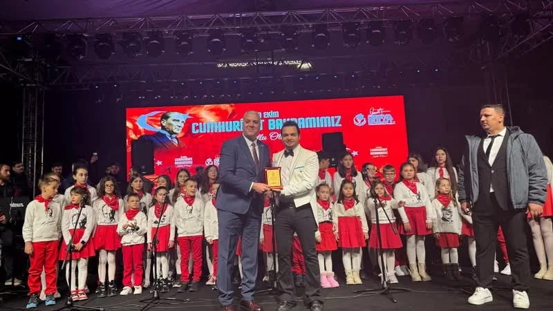 Kırklareli'nde Cumhuriyetin 103. Yıl Dönümünde Çocuk Korosu Konseri Düzenlendi