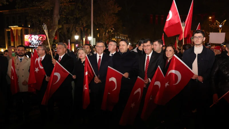 Kütahya'da 30 Ekim'de Cumhuriyetin 103. Yılı Fener Alayı Coşkusuyla Kutlandı