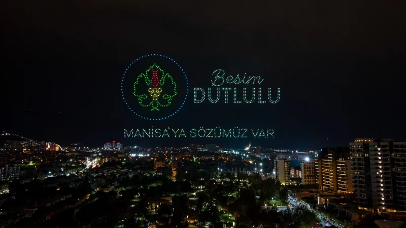 Manisa'da Cumhuriyet Bayramı Coşkusu: 1000 Drone Gökyüzünü Aydınlattı
