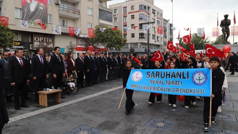 Saruhanlı'da 29 Ekim Cumhuriyet Bayramı Coşkuyla Kutlandı