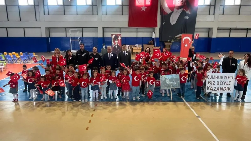 Süloğlu'nda Gülçiçek Hatun Anaokulu'ndan 29 Ekim Cumhuriyet Bayramı Kutlaması