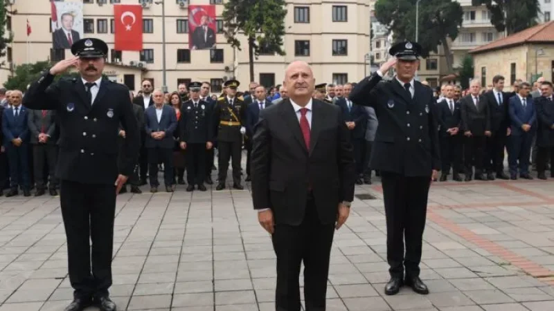 Ünye'de Cumhuriyet Bayramı Kutlamaları Çelenk Sunma Töreniyle Başladı