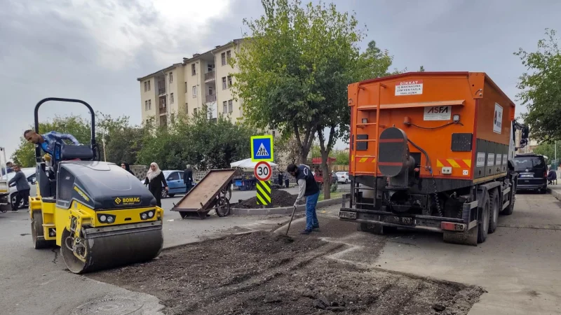 Yenişehir'de Yıpranan Yollar Asfalt Yama Robotuyla Onarılıyor