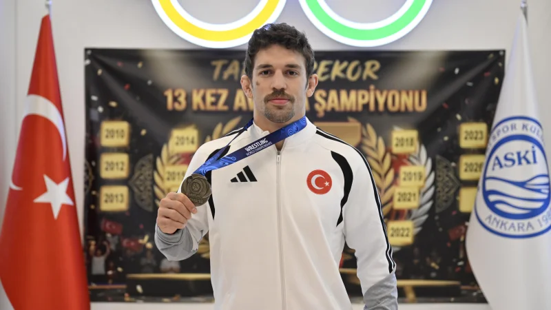 Ankara'dan Dünya İkinciliği: ASKİ Sporlu Güreşçi Yüksel Sarıçiçek Gümüş Madalya Kazandı