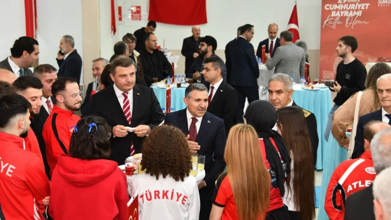 Gümüşhane'de 29 Ekim Cumhuriyet Bayramı Kabul Töreni Düzenlendi